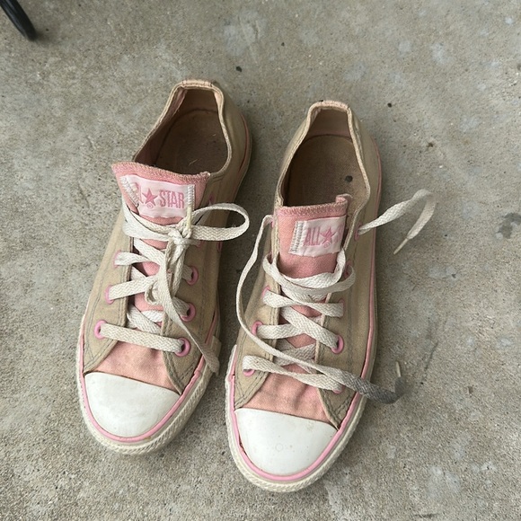 Converse women’s sneakers tan and pink shoes size 6 - Picture 3 of 6